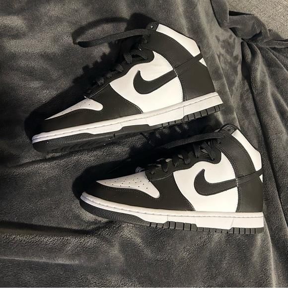 Nike Shoes - Nike Dunk High